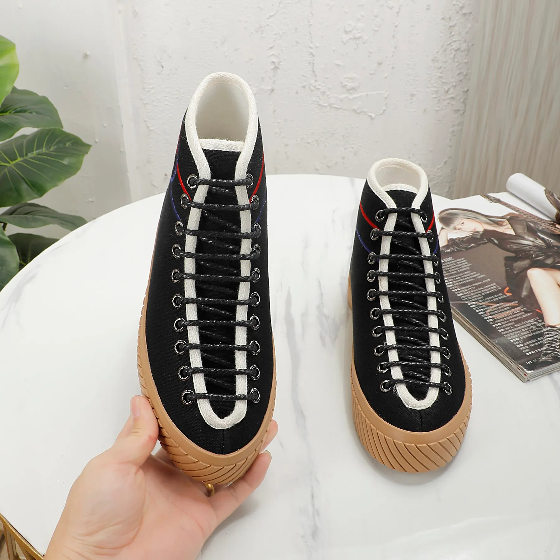 Men 👟👟Ex-factory price 440👟👟 +10 GUCCI, couple style, other colors also available, you can also place an order with pictures